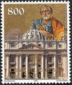 Basilica di San Pietro - L'omaggio è per il Principe degli Apostoli, sulle cui orme, in duemila anni di storia, ha proseguito il cammino la Chiesa, guidata dai suoi successori. Il francobollo riproduce il mosaico che sovrasta, all'interno della Basilica, la Porta Santa. 